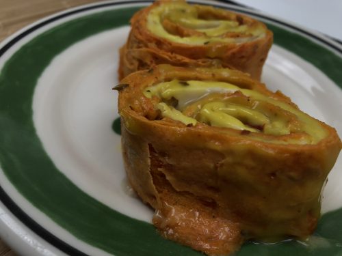 Turkey Gouda Pinwheels With Honey Mustard Sauce